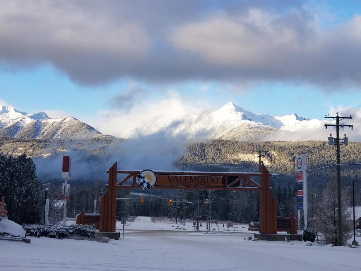 Rocky Inn Valemount Exterior foto