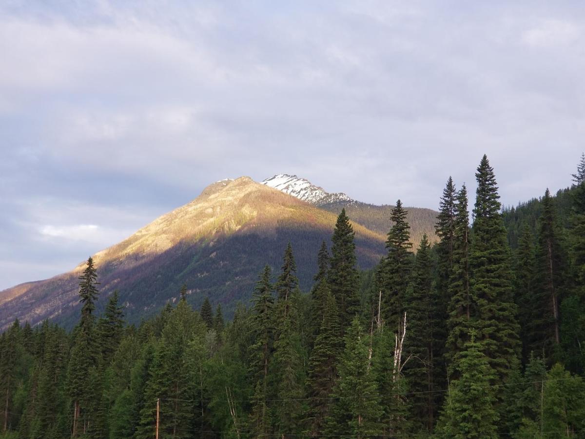 Rocky Inn Valemount Exterior foto